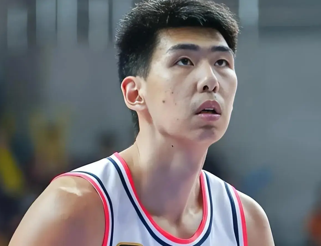 开云体育官网-曾繁日后！又一失意内线离开广东 也能翻身？