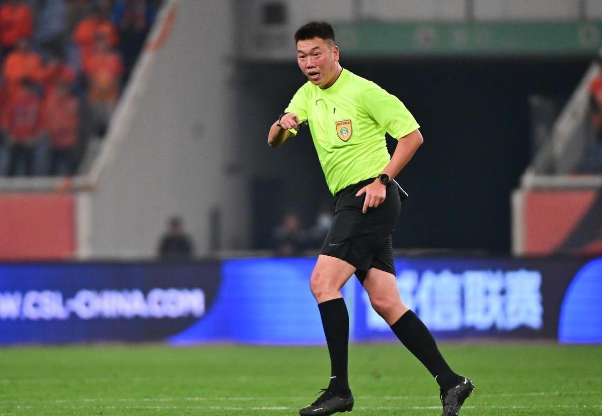 陈金栋首秀!麦麦提江主哨鲁申,甘树然执法京豫,刘威吹首尾对话