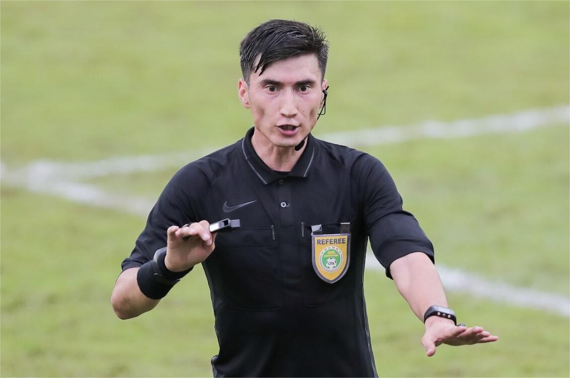 陈金栋首秀!麦麦提江主哨鲁申,甘树然执法京豫,刘威吹首尾对话