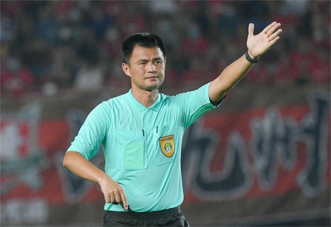 陈金栋首秀!麦麦提江主哨鲁申,甘树然执法京豫,刘威吹首尾对话