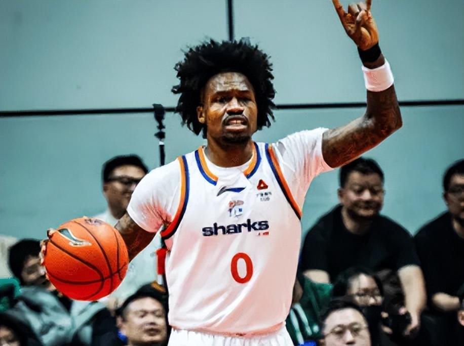 上海90-73青岛3喜1忧！张镇麟防守太关键，弗格实在不行换了吧！