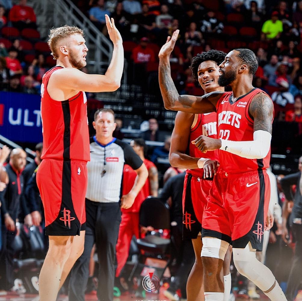 火箭终结3连败！杜兰特两记暴扣杀死比赛，申京轰23+11，小贾回暖