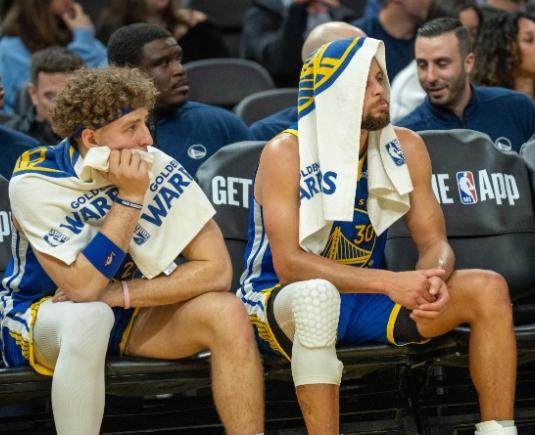 开云体育app-进攻疲软成勇士标签 有库里的球队怎能打成这样？