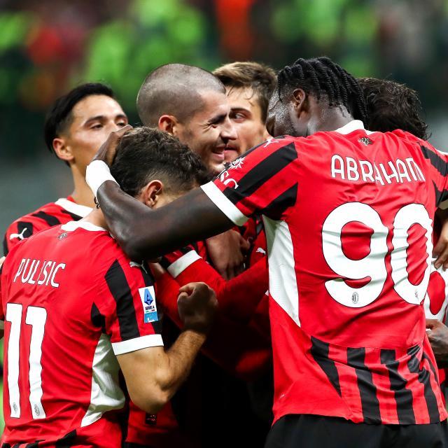 1727478130096089694.jpg 【意甲】5分钟连入3球登顶,AC米兰3比0莱切