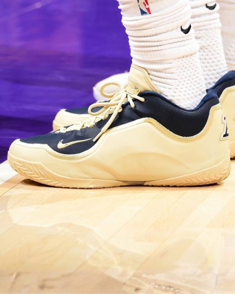 开云体育app-阿克伦大学PE！詹姆斯上脚家乡大学LeBron 23 PE鞋款