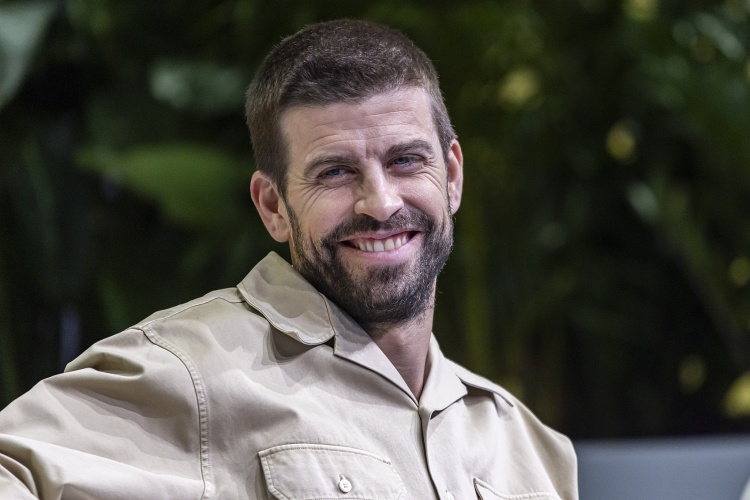 皮克：梅西未来可能参与国王联赛？梅西是历史最佳，梦想他能来踢