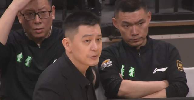 开云在线开户-夺冠热门输球仍反超山东，辽篮掀翻强敌却无缘前8，黑马超出预期