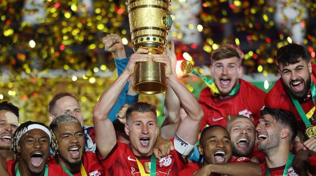 1685885861672095460.jpg 开云登录入口地址-卫冕德国杯是迈向豪门的标志or分崩离析的开始?