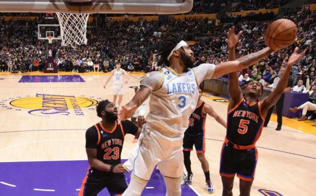 开云在线开户-湖人冲前六有多难？14战要打11次硬仗 防守又滑坡