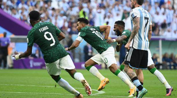 开云体育官网-撞翻球王！道萨里率领沙特队再现米拉大叔辉煌