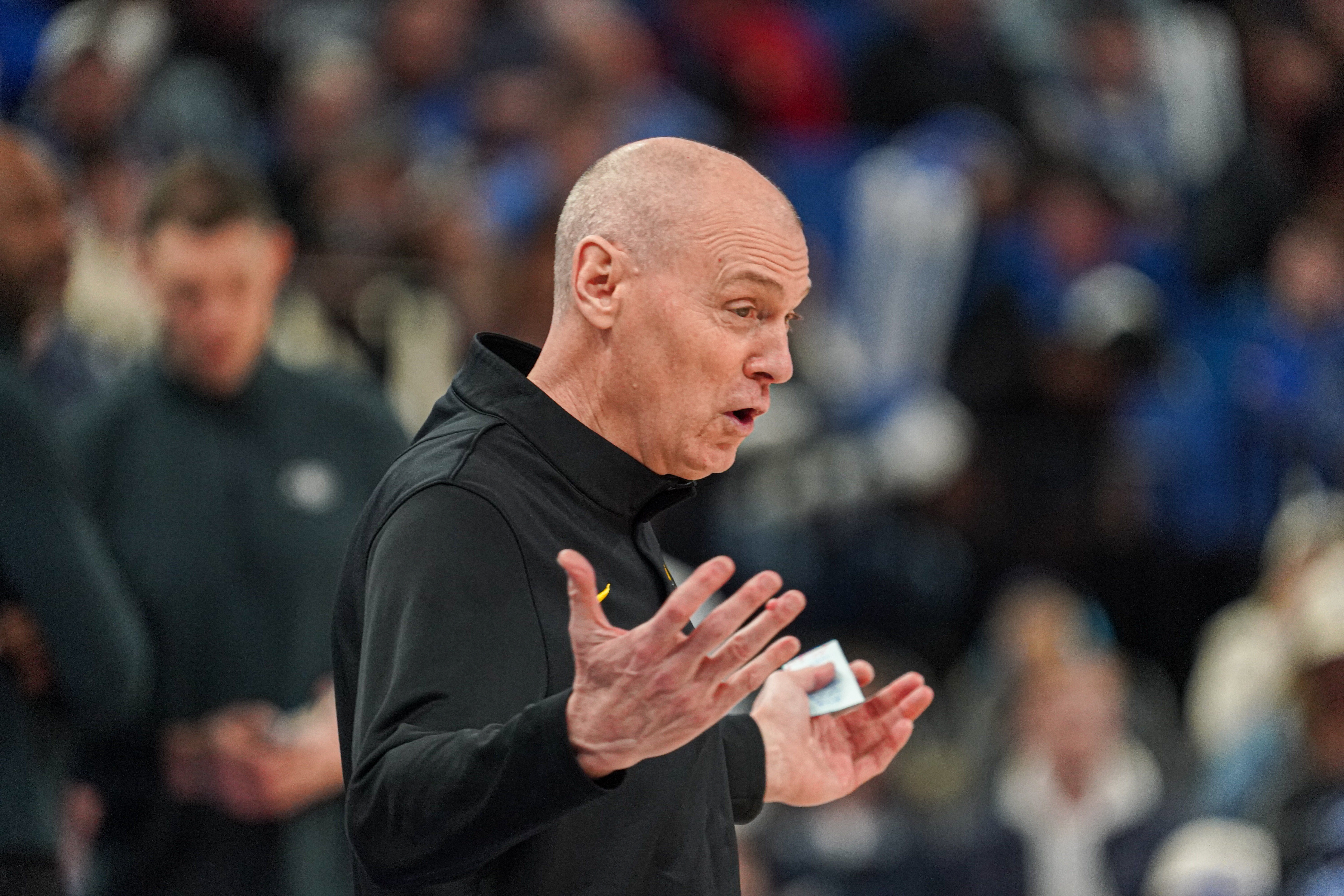 上半场未过25分！近20年14次 残阵东部冠军在列 一队3次当送葬者