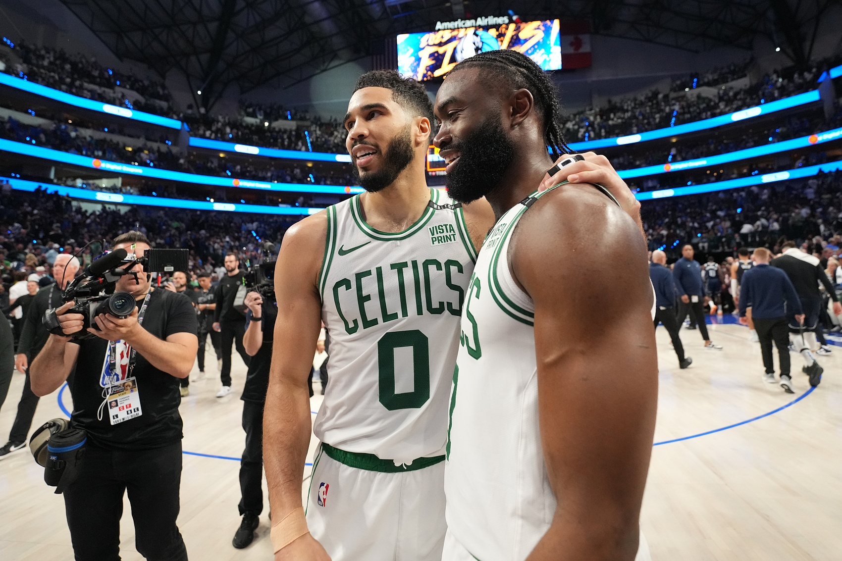 开云登录入口地址-连续50胜赛季！马刺一骑绝尘 宇宙勇第10 经典二人组三巨头齐上榜