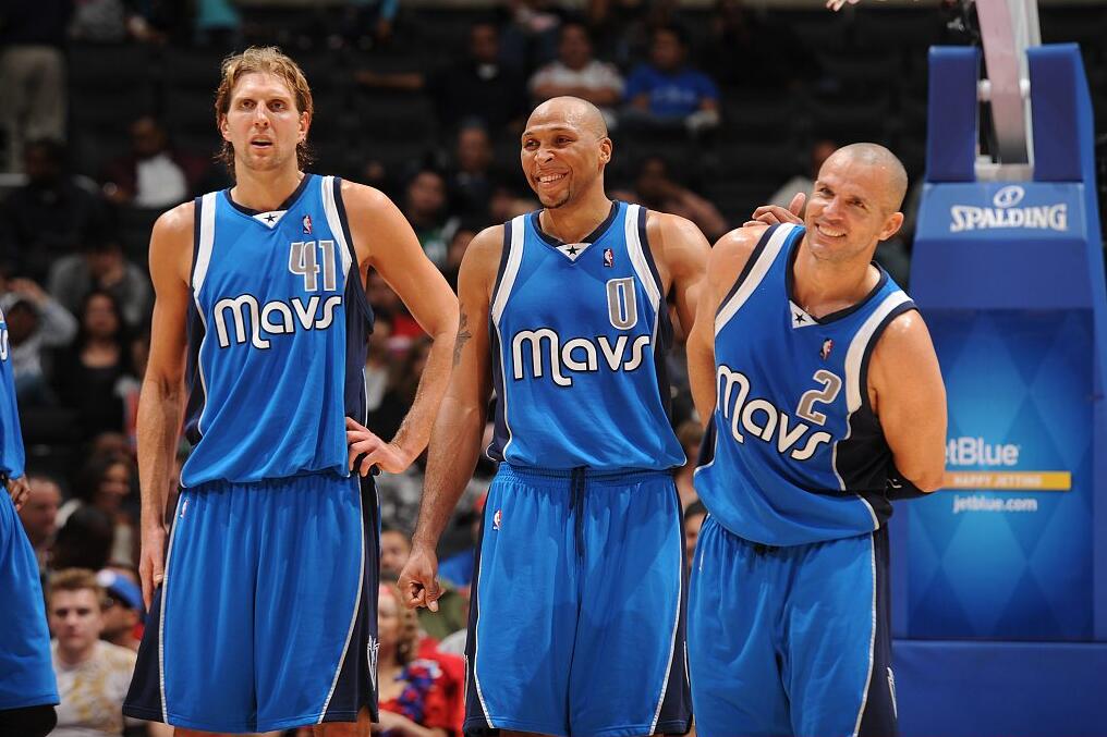 开云登录入口地址-连续50胜赛季！马刺一骑绝尘 宇宙勇第10 经典二人组三巨头齐上榜