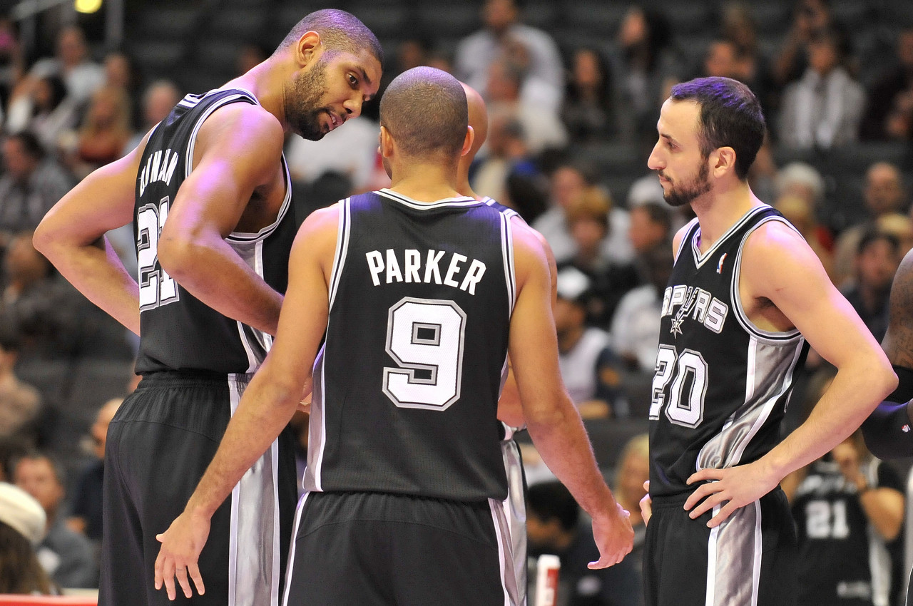 开云登录入口地址-连续50胜赛季！马刺一骑绝尘 宇宙勇第10 经典二人组三巨头齐上榜