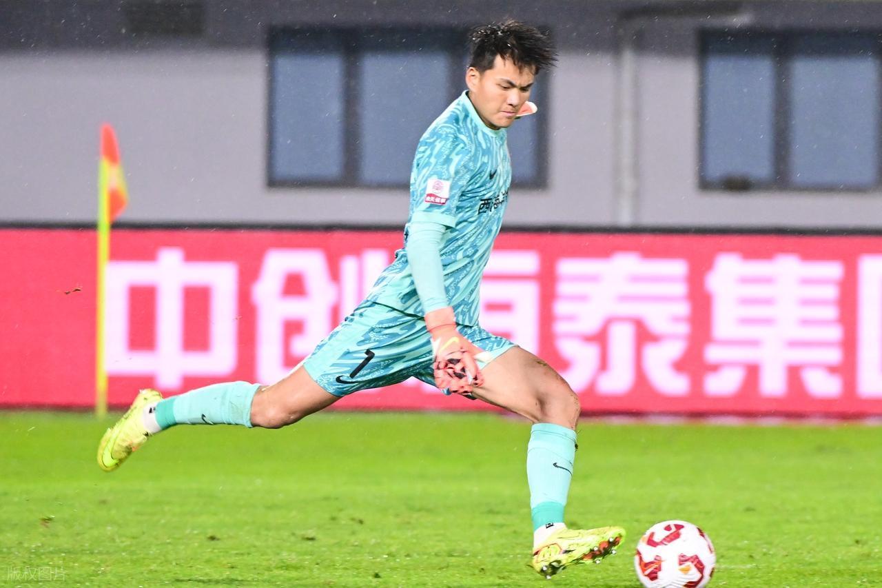 开云在线开户-没拿到最佳，李昊一句话显大将之风，王钰栋却把自己推上风口浪尖