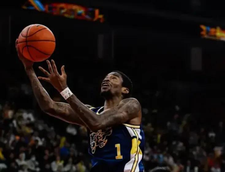 开云体育app-上海淘汰广东！弗格+三内齐爆，马典成惊喜，广东双外空砍63分！