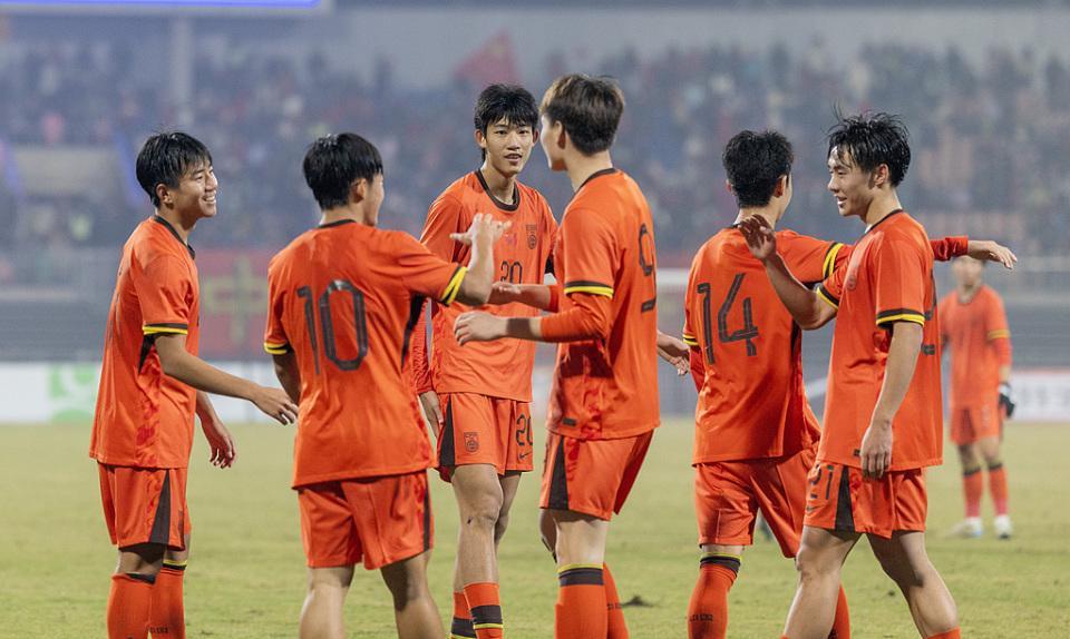 开云体育官网-U17国足亚洲杯28人名单：邝兆镭领衔！留洋5将入选，泰山足校6人