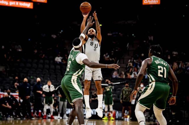 1620784474859084999.jpg 【现场】帕克现场督战 马刺打出赛季最佳比赛