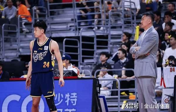 开云体育app-唉！3首发运动战0分，6替补23中4，谁打的好换谁，粤迷直呼看不懂