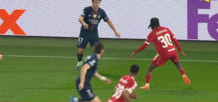 开云体育app-巴黎2-0利物浦，克瓦拉茨赫利亚一条龙，杜埃建功，利物浦0射正