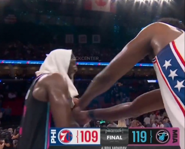 开云登录入口地址-好兄弟打你怎么了？恩比德&amp;热巴赛后热聊掐喉 前者：我根本没犯规